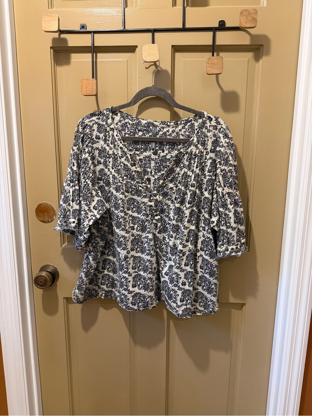 Anthropologie block print rivet detail 100% cotton blouse